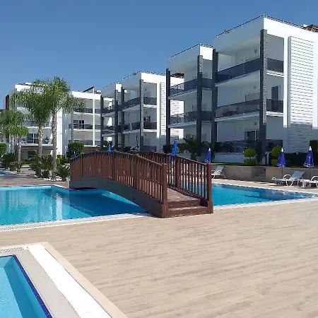Side Felicia Residence 3 Bedroom Penthouse With Roof Terrace Apartmán