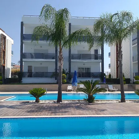 Side Felicia Residence 3 Bedroom Penthouse With Roof Terrace Side