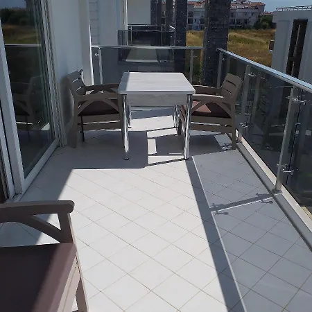 Side Felicia Residence 3 Bedroom Penthouse With Roof Terrace Apartmán Side
